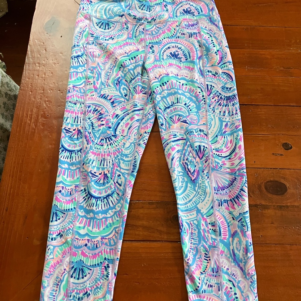 Lilly Pulitzer luxletic leggings Happy as a Clam sz L GUC